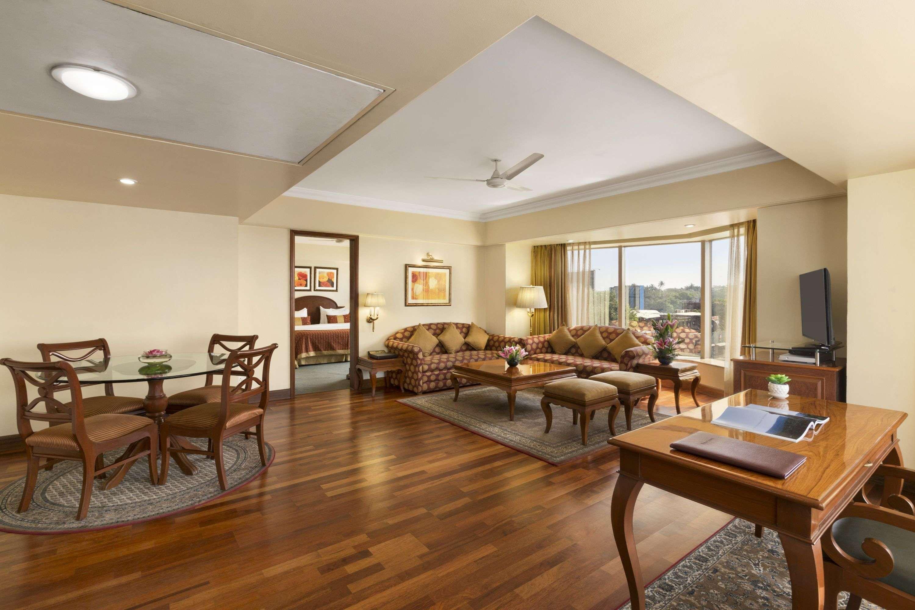 라마다 플라자 바이 윈덤 팜 그로브 호텔 뭄바이 외부 사진 Suite at the Taj Bengal