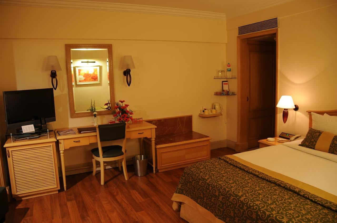 라마다 플라자 바이 윈덤 팜 그로브 호텔 뭄바이 외부 사진 A room at the Taj Bengal